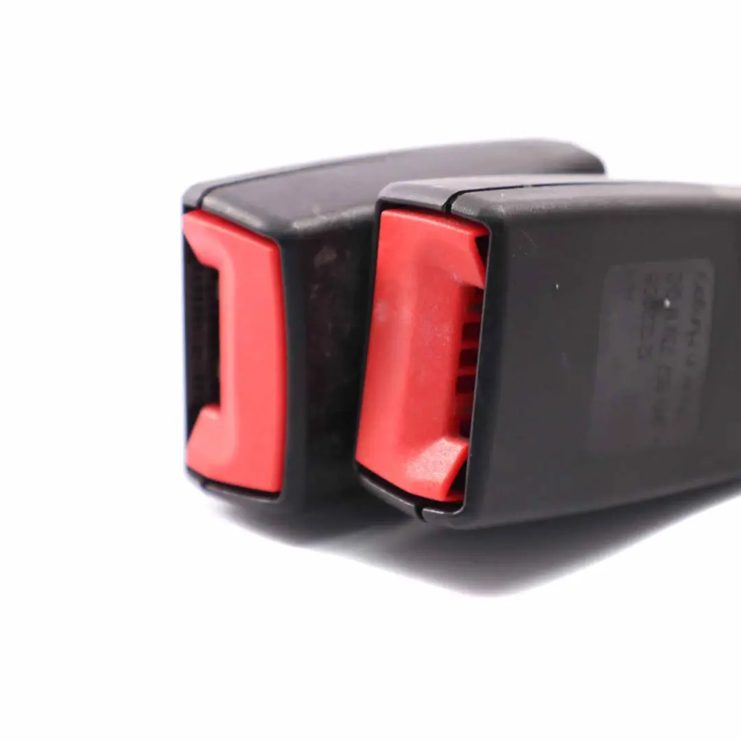 Zapinka Klamra Pasów Bezpiczeństwa Tył Środek do VW Golf 6 o numerze 1K0857739M VW Golf 6 Zapinka Klamra Pasów Bezpiczeństwa Tył Środek - SKU 1K0857739M - Numer Części 1K0857739M