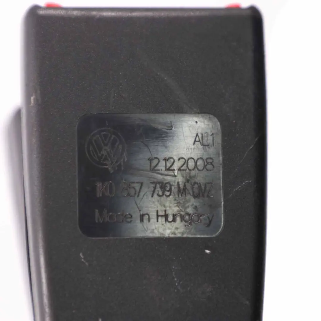 Loquet de la ceinture partie centrale arrière du siège QVZ pour VW Golf 6 à propos du numéro de pièce 1K0857739M VW Golf 6 Loquet de la ceinture partie centrale arrière du siège QVZ - SKU 1K0857739M - Numéro de pièce 1K0857739M