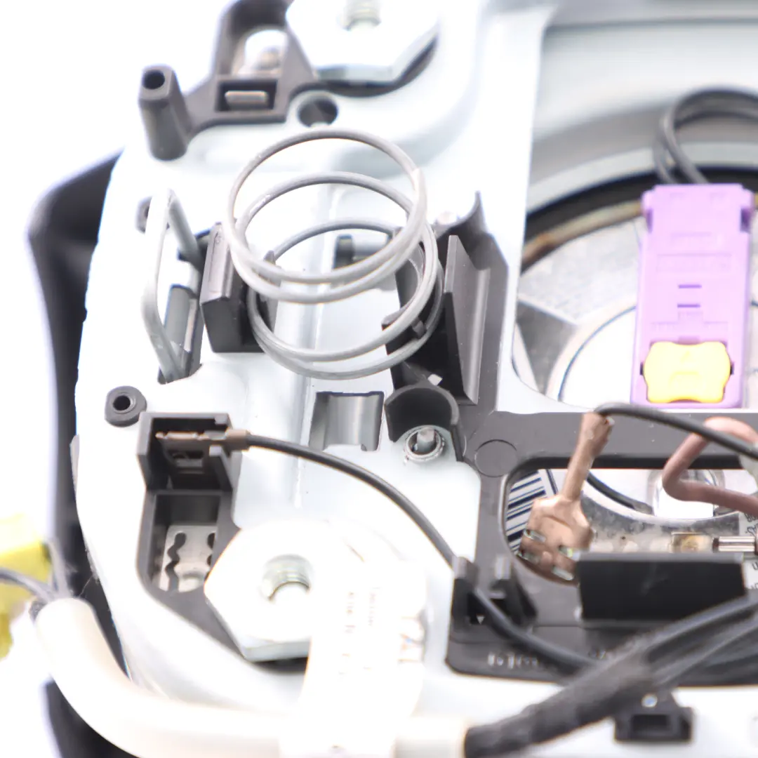 Modulo aria volante lato guida nero per VW Volkswagen Golf 5 con numero di parte 1K0880201AG VW Volkswagen Golf 5 Modulo aria volante lato guida nero - SKU 1K0880201AG - Numero di parte 1K0880201AG