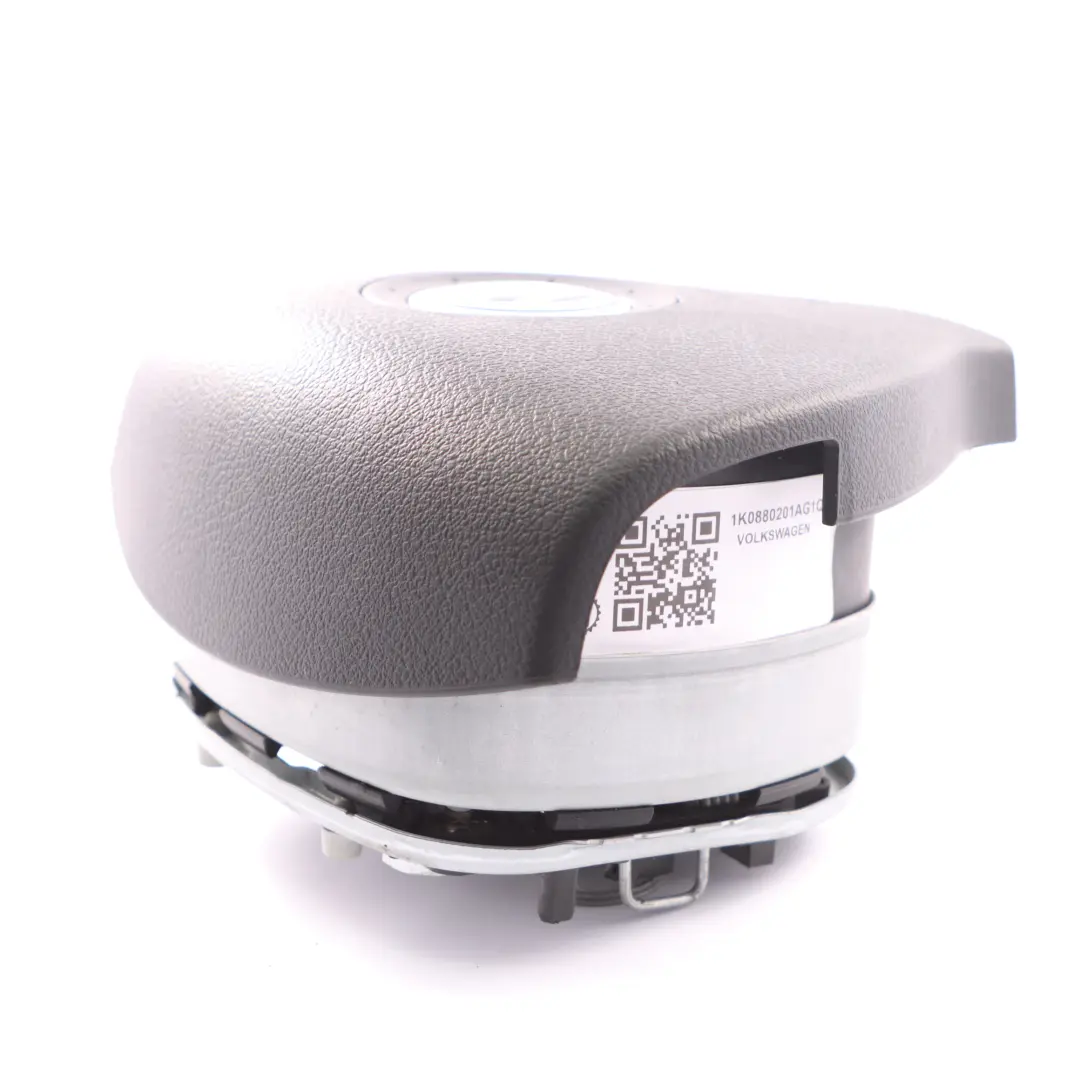 Poduszka Airbag Kierowcy Czarna do VW Volkswagen Golf 5 o numerze 1K0880201AG VW Volkswagen Golf 5 Poduszka Airbag Kierowcy Czarna - SKU 1K0880201AG - Numer Części 1K0880201AG