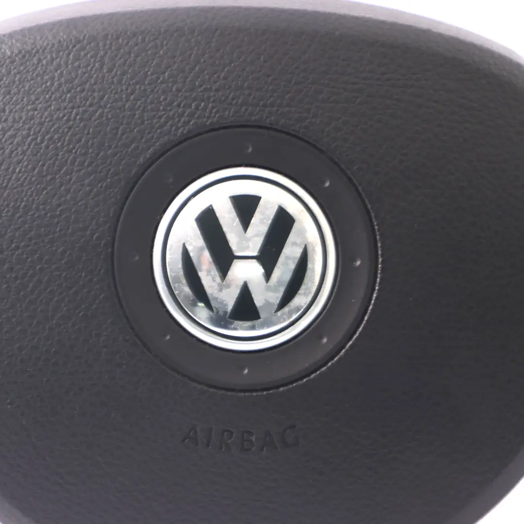 Poduszka Airbag Kierowcy Czarna do VW Volkswagen Golf 5 o numerze 1K0880201BQ VW Volkswagen Golf 5 Poduszka Airbag Kierowcy Czarna - SKU 1K0880201BQ - Numer Części 1K0880201BQ