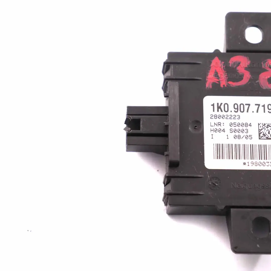 Moduł Sterownik Alarmu do Audi A3 8P o numerze 1K0907719B Audi A3 8P Moduł Sterownik Alarmu - SKU 1K0907719B - Numer Części 1K0907719B