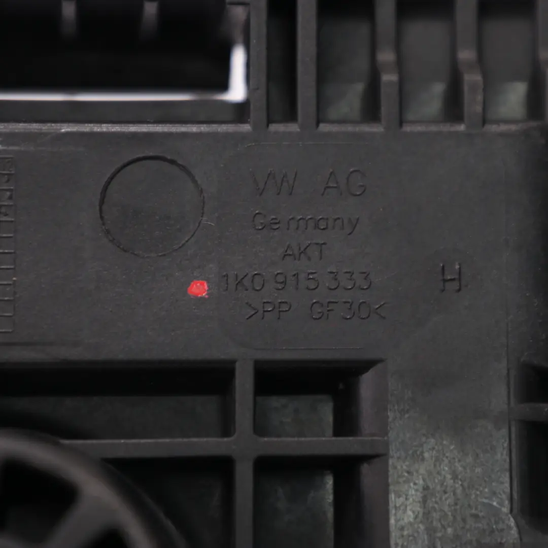 Batterie Kasten Gehäuse Halterung für Audi A3 8P mit Teilenummer 1K0915333 Audi A3 8P Batterie Kasten Gehäuse Halterung - SKU 1K0915333H - Teilenummer 1K0915333