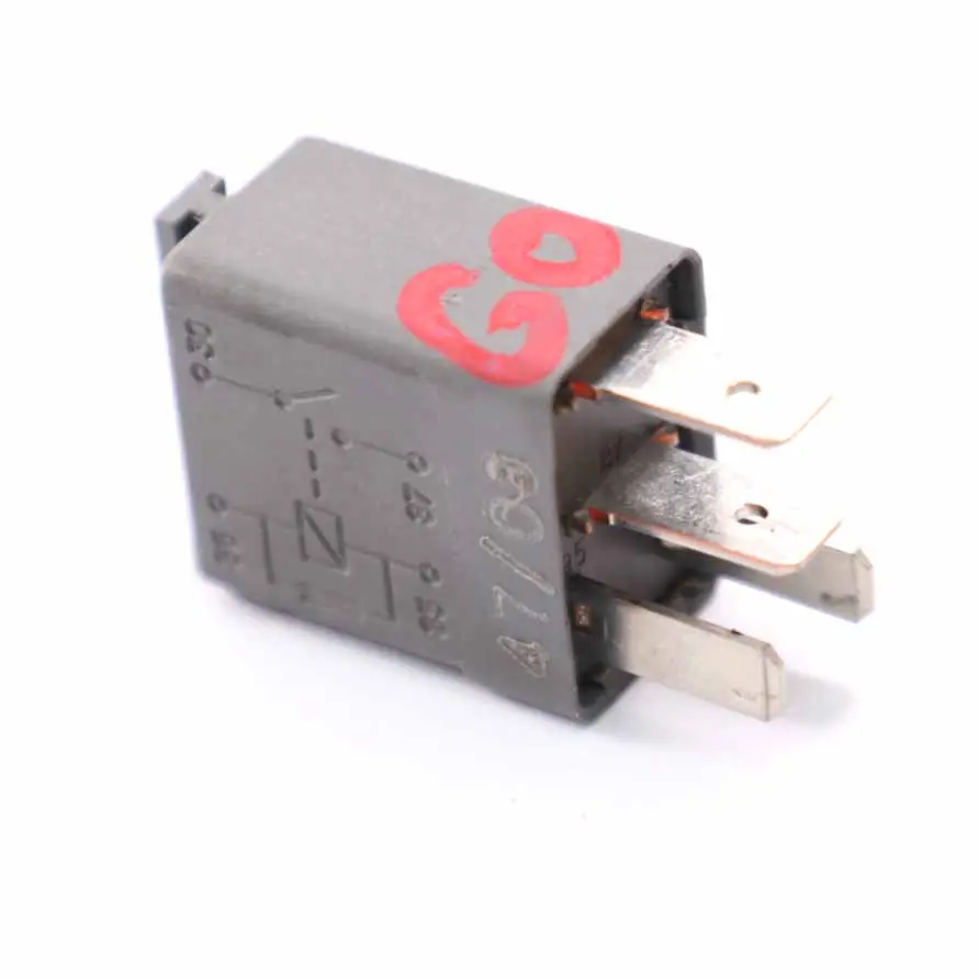 Relais 449 Einheit Modul 4 Pins für VW Volkswagen Audi Seat mit Teilenummer 1K0951253 VW Volkswagen Audi Seat Relais 449 Einheit Modul 4 Pins - SKU 1K0951253 - Teilenummer 1K0951253