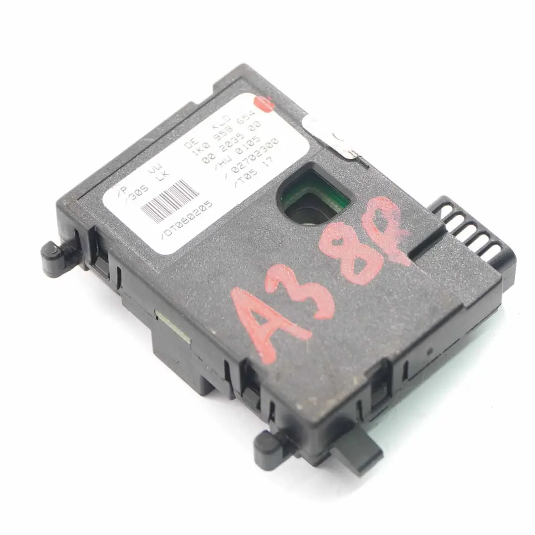 Sensore posizione angolare del volante Modulo di controllo per Audi A3 8P con numero di parte 1K0959654 Audi A3 8P Sensore posizione angolare del volante Modulo di controllo - SKU 1K0959654 - Numero di parte 1K0959654