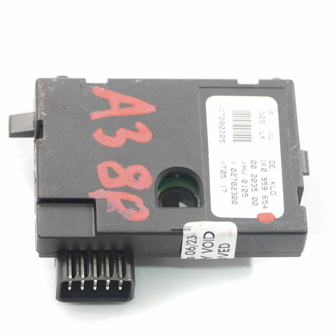 Sensore posizione angolare del volante Modulo di controllo per Audi A3 8P con numero di parte 1K0959654 Audi A3 8P Sensore posizione angolare del volante Modulo di controllo - SKU 1K0959654 - Numero di parte 1K0959654