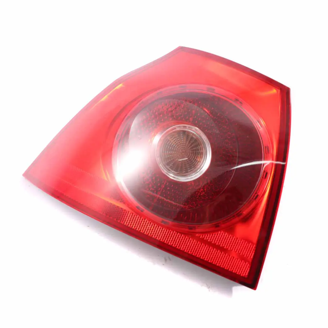  Piloto trasero Golf V Izquierda Tail Light Side Panel - SKU 1K6945095Q - Número de pieza 1K6945095Q