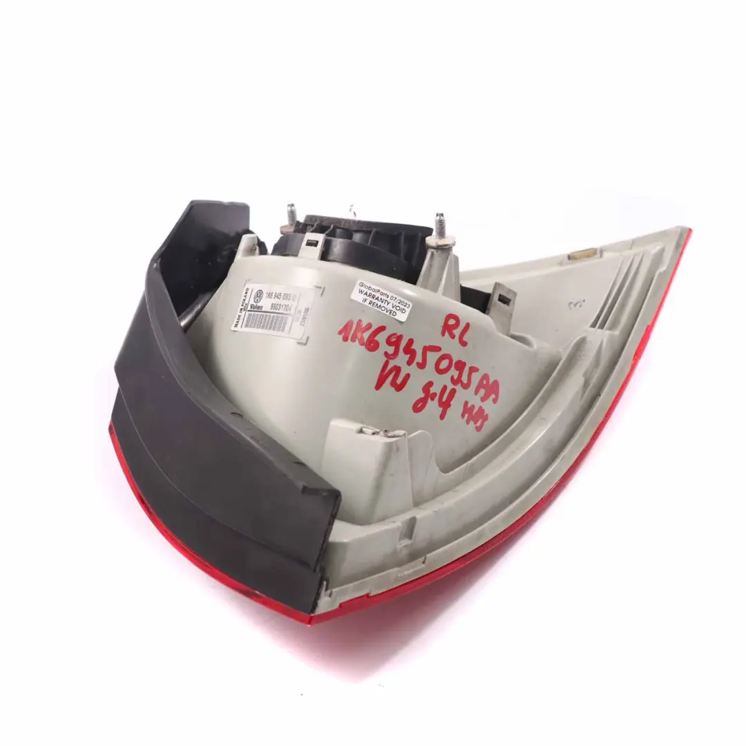 Piloto trasero Golf V Izquierda Tail Light Side Panel para con número de pieza 1K6945095Q Piloto trasero Golf V Izquierda Tail Light Side Panel - SKU 1K6945095Q - Número de pieza 1K6945095Q