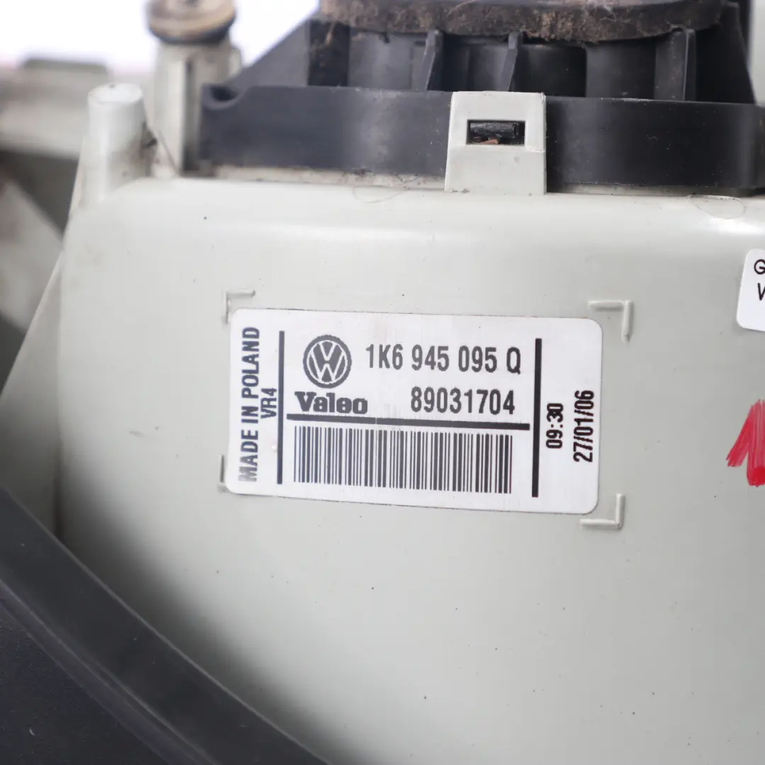 Rückleuchte Golf V Links Rücklicht Seitenwand für mit Teilenummer 1K6945095Q Rückleuchte Golf V Links Rücklicht Seitenwand - SKU 1K6945095Q - Teilenummer 1K6945095Q