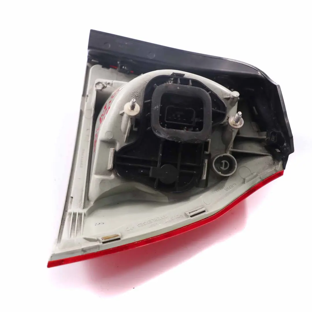 Fanale posteriore Golf V Sinistro Fanale posteriore laterale per con numero di parte 1K6945095Q Fanale posteriore Golf V Sinistro Fanale posteriore laterale - SKU 1K6945095Q - Numero di parte 1K6945095Q