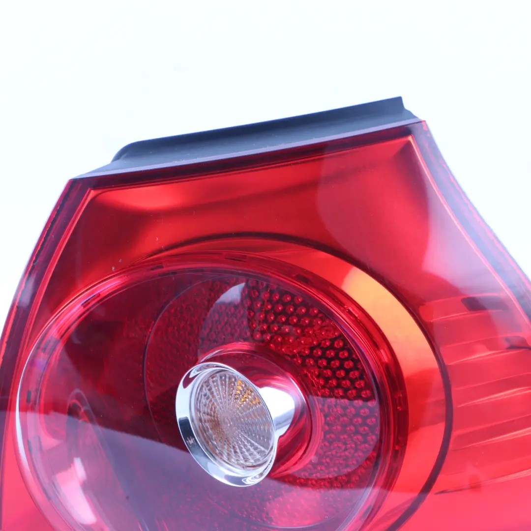 Piloto trasero Golf V Izquierda Tail Light Side Panel 1K6945095Q para con número de pieza 1K6945096AC Piloto trasero Golf V Izquierda Tail Light Side Panel 1K6945095Q - SKU 1K6945096AC - Número de pieza 1K6945096AC