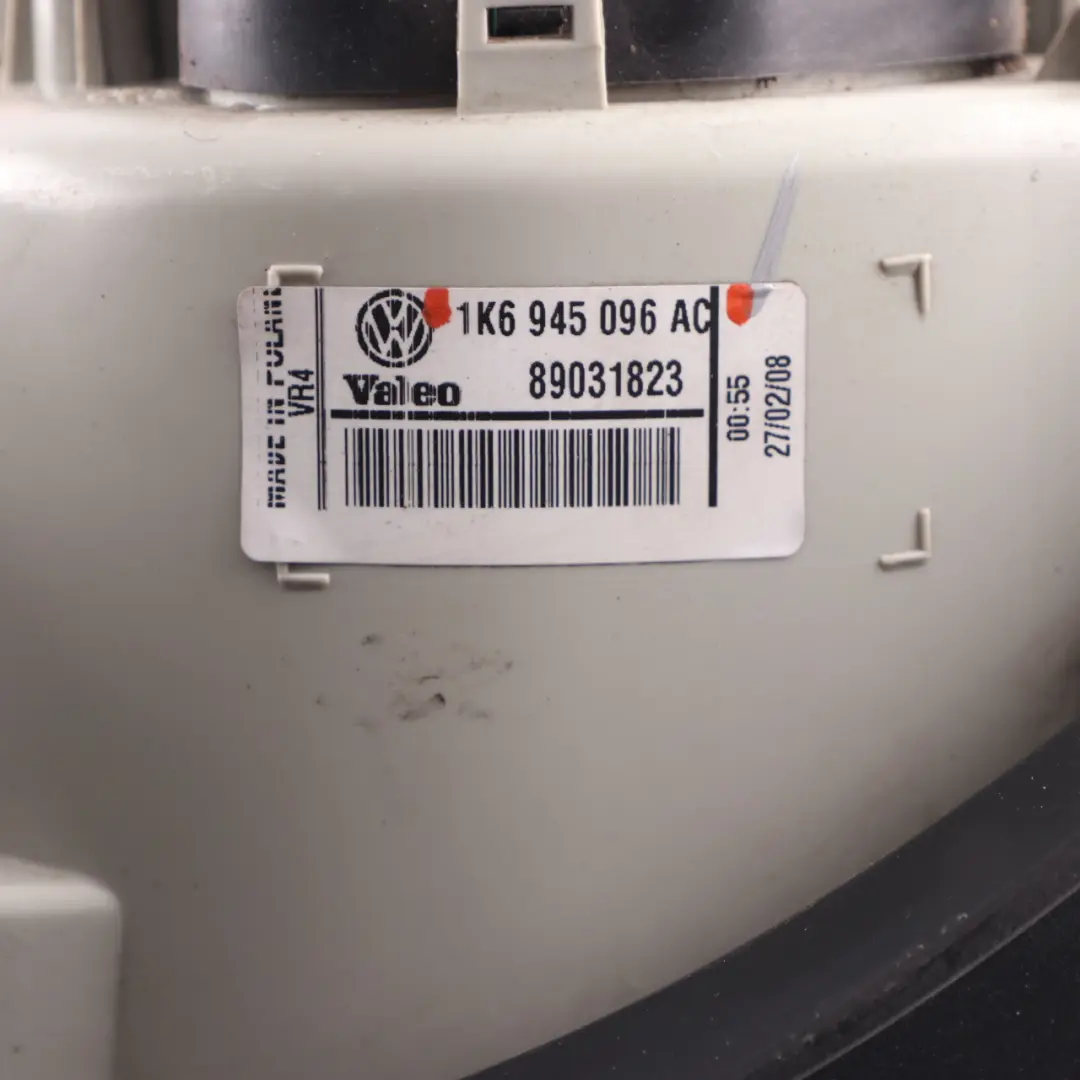 Piloto trasero Golf V Izquierda Tail Light Side Panel 1K6945095Q para con número de pieza 1K6945096AC Piloto trasero Golf V Izquierda Tail Light Side Panel 1K6945095Q - SKU 1K6945096AC - Número de pieza 1K6945096AC