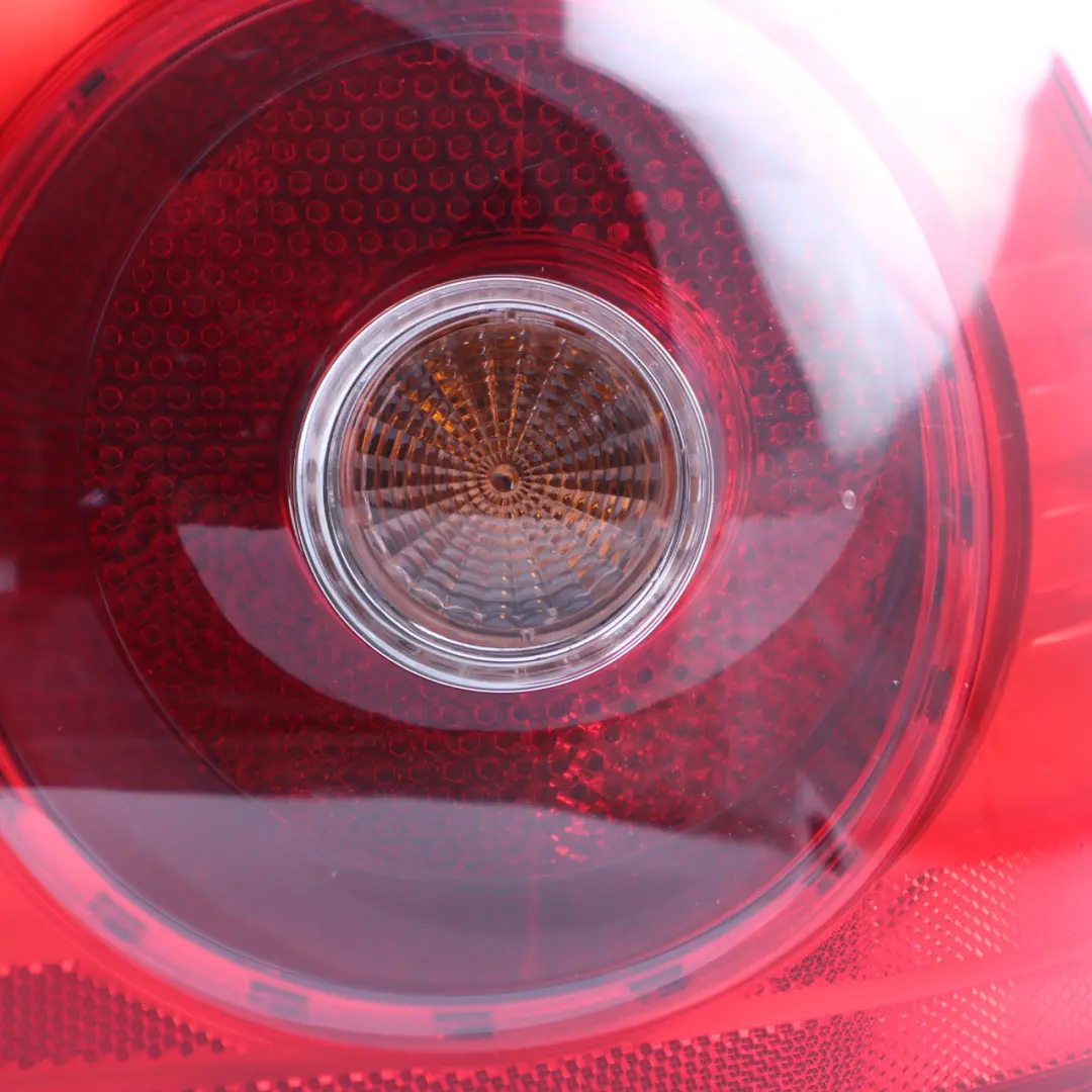 Feu arrière Golf V gauche Tail Light Side Panel 1K6945095Q pour à propos du numéro de pièce 1K6945096AC Feu arrière Golf V gauche Tail Light Side Panel 1K6945095Q - SKU 1K6945096AC - Numéro de pièce 1K6945096AC