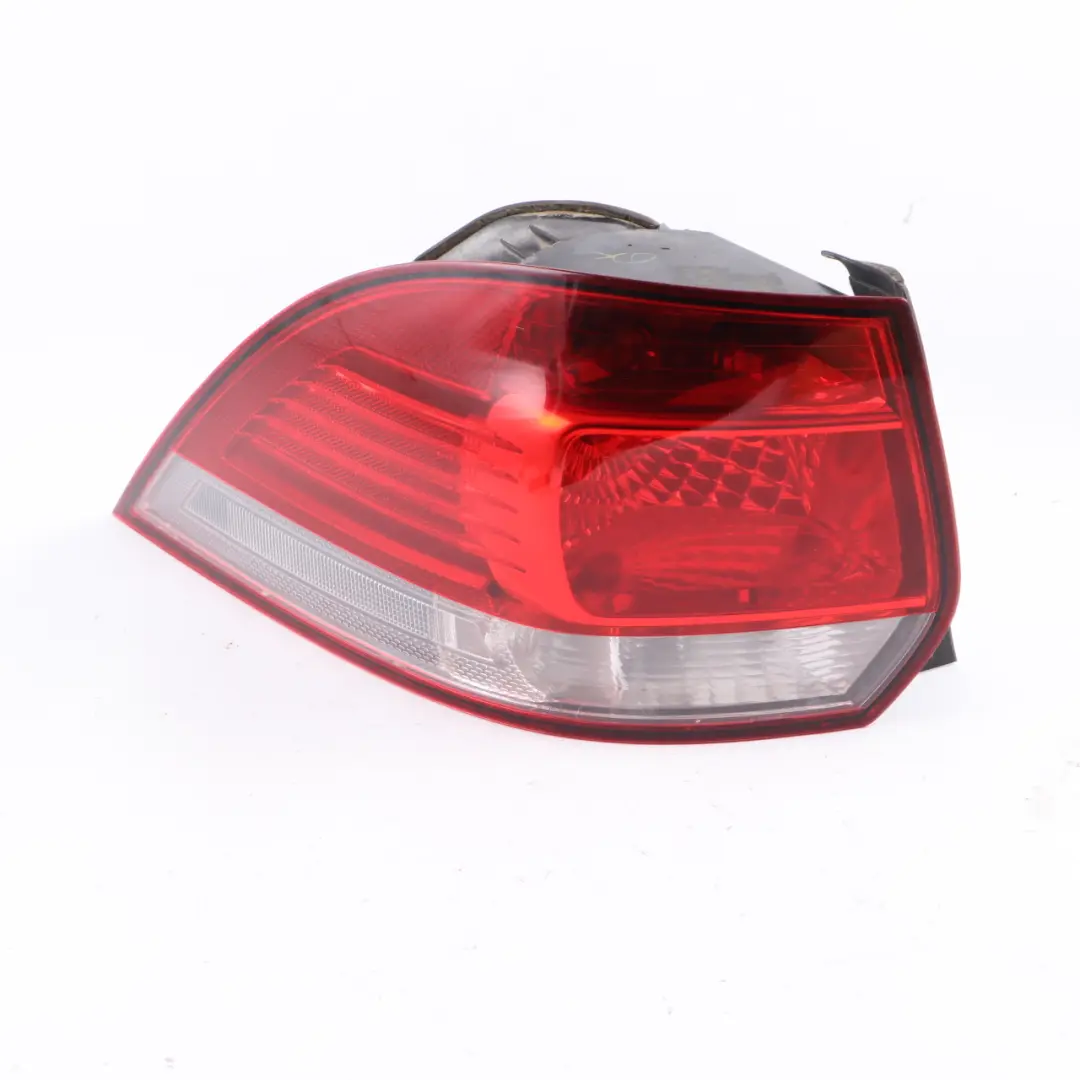 Lamp Left N/S Tail Light Side Panel to VW Volkswagen Golf 6 Variant Rear with Part number 1K9945095E VW Volkswagen Golf 6 Variant Rear Lamp Left N/S Tail Light Side Panel - SKU 1K9945095E - Part number 1K9945095E