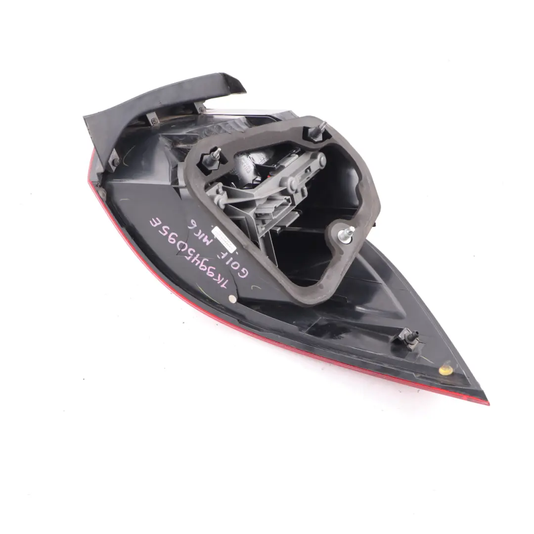 Lamp Left N/S Tail Light Side Panel to VW Volkswagen Golf 6 Variant Rear with Part number 1K9945095E VW Volkswagen Golf 6 Variant Rear Lamp Left N/S Tail Light Side Panel - SKU 1K9945095E - Part number 1K9945095E
