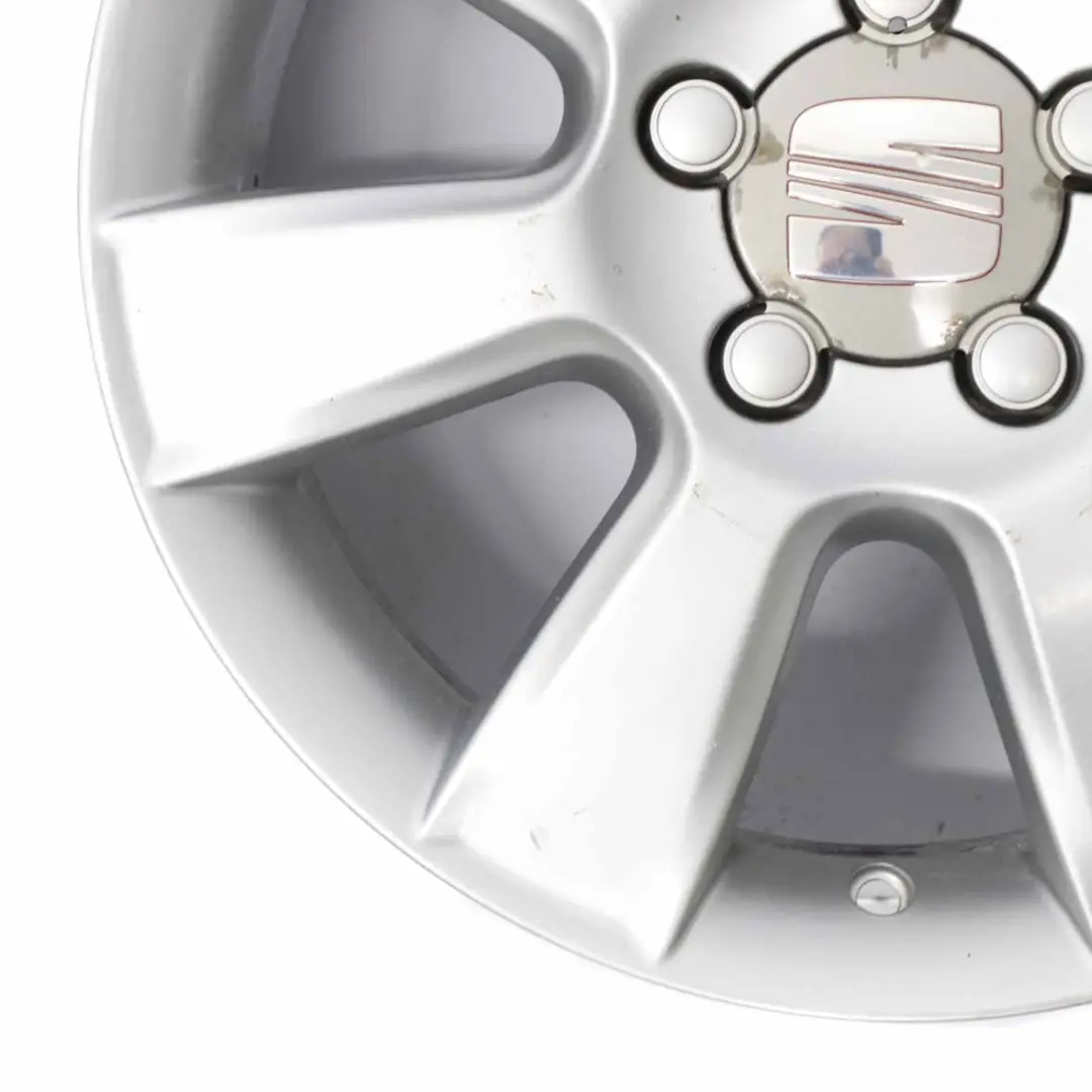 Silberne Leichtmetallfelge 16" 6,5J ET:50 für Seat Leon II mit Teilenummer 1P0601025G Seat Leon II Silberne Leichtmetallfelge 16" 6,5J ET:50 - SKU 1P0601025G-2 - Teilenummer 1P0601025G