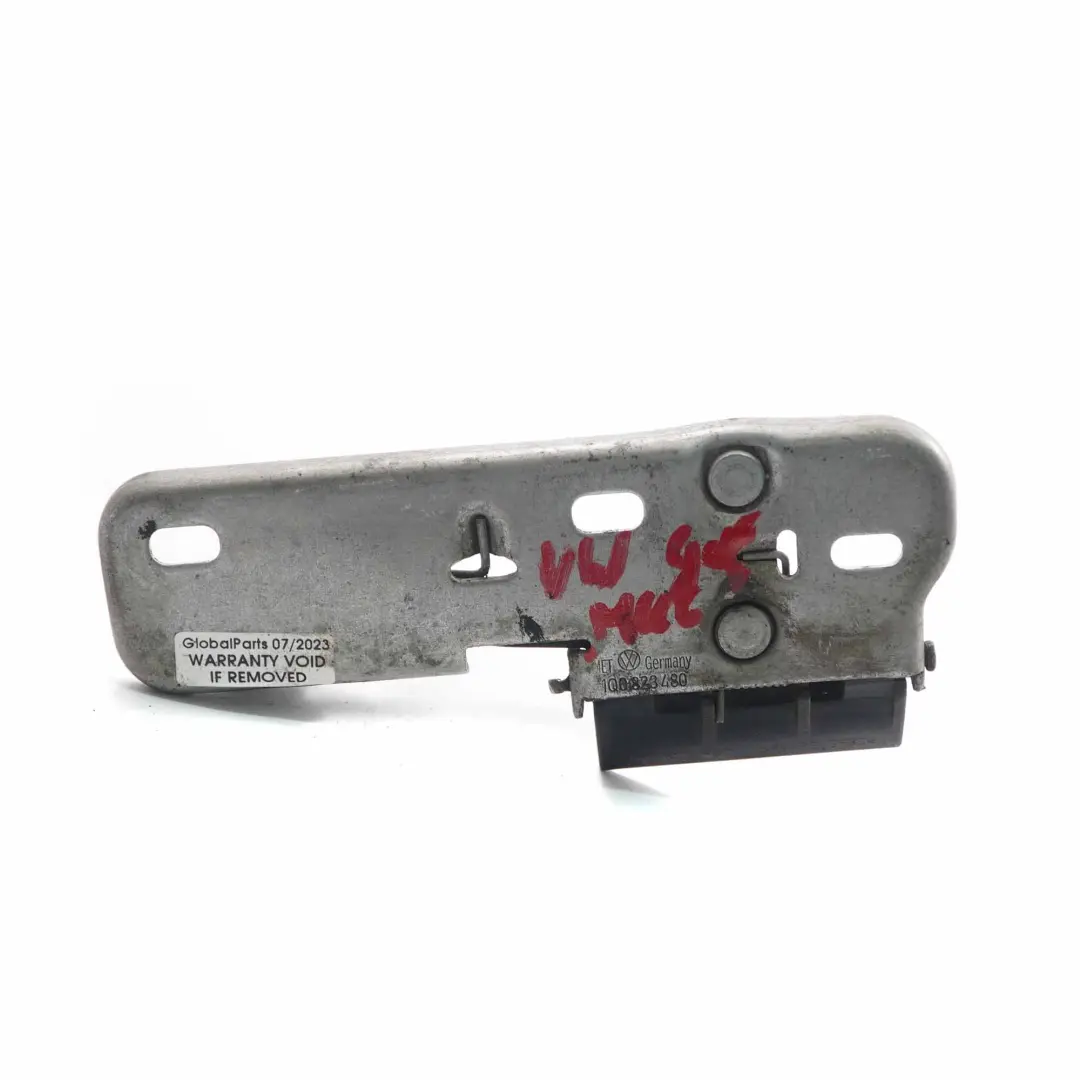 Zamek Rygiel Maski do Volkswagen VW Golf 6 o numerze 1Q0823480 Volkswagen VW Golf 6 Zamek Rygiel Maski - SKU 1Q0823480 - Numer Części 1Q0823480