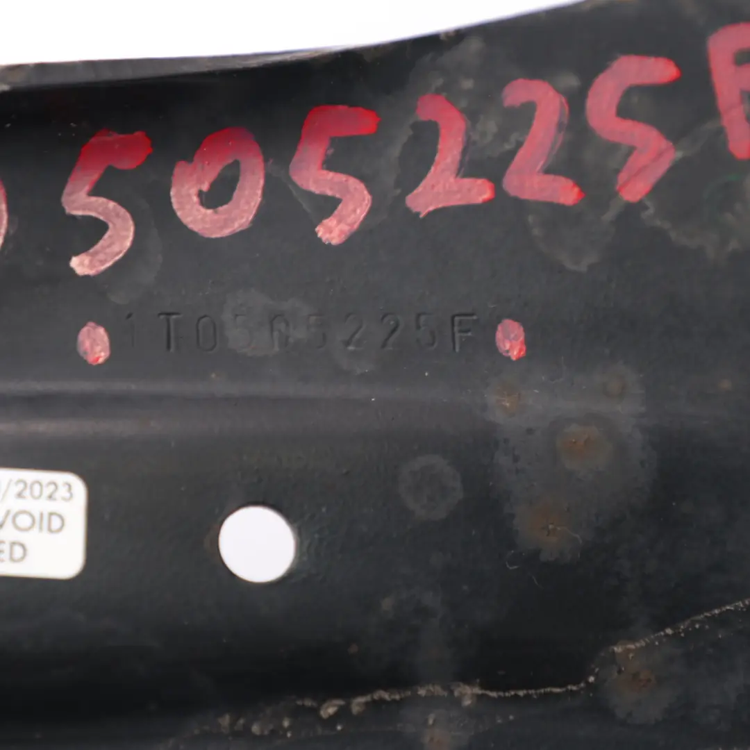 Wahacz Poprzeczny Lewy Tył Tylny do VW Touran 1T o numerze 1T0505225F VW Touran 1T Wahacz Poprzeczny Lewy Tył Tylny - SKU 1T0505225F - Numer Części 1T0505225F