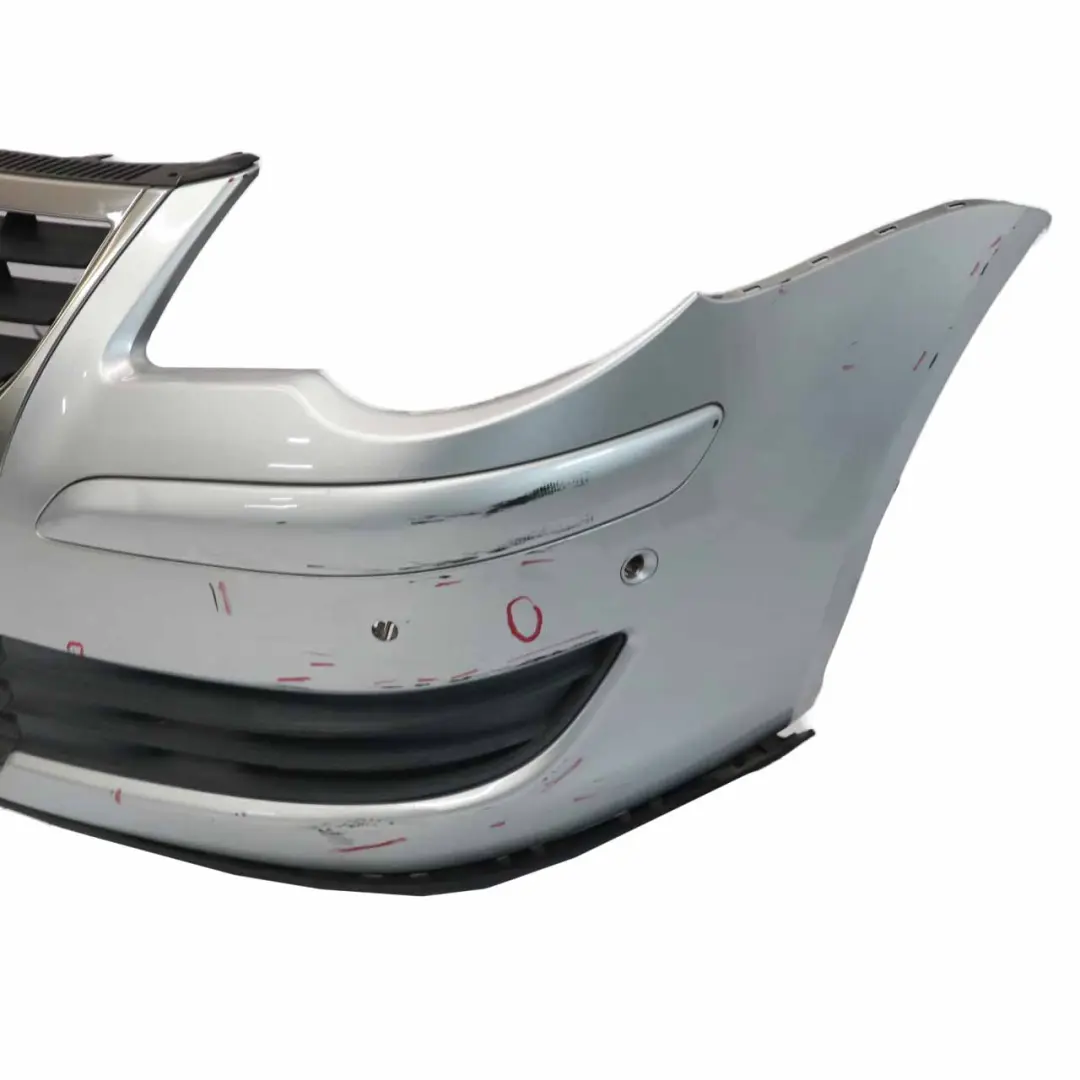 Przedni Zderzak Reflex Silver do Volkswagen VW Touran o numerze 1T0807217H Volkswagen VW Touran Przedni Zderzak Reflex Silver - SKU 1T0807217H-RES - Numer Części 1T0807217H