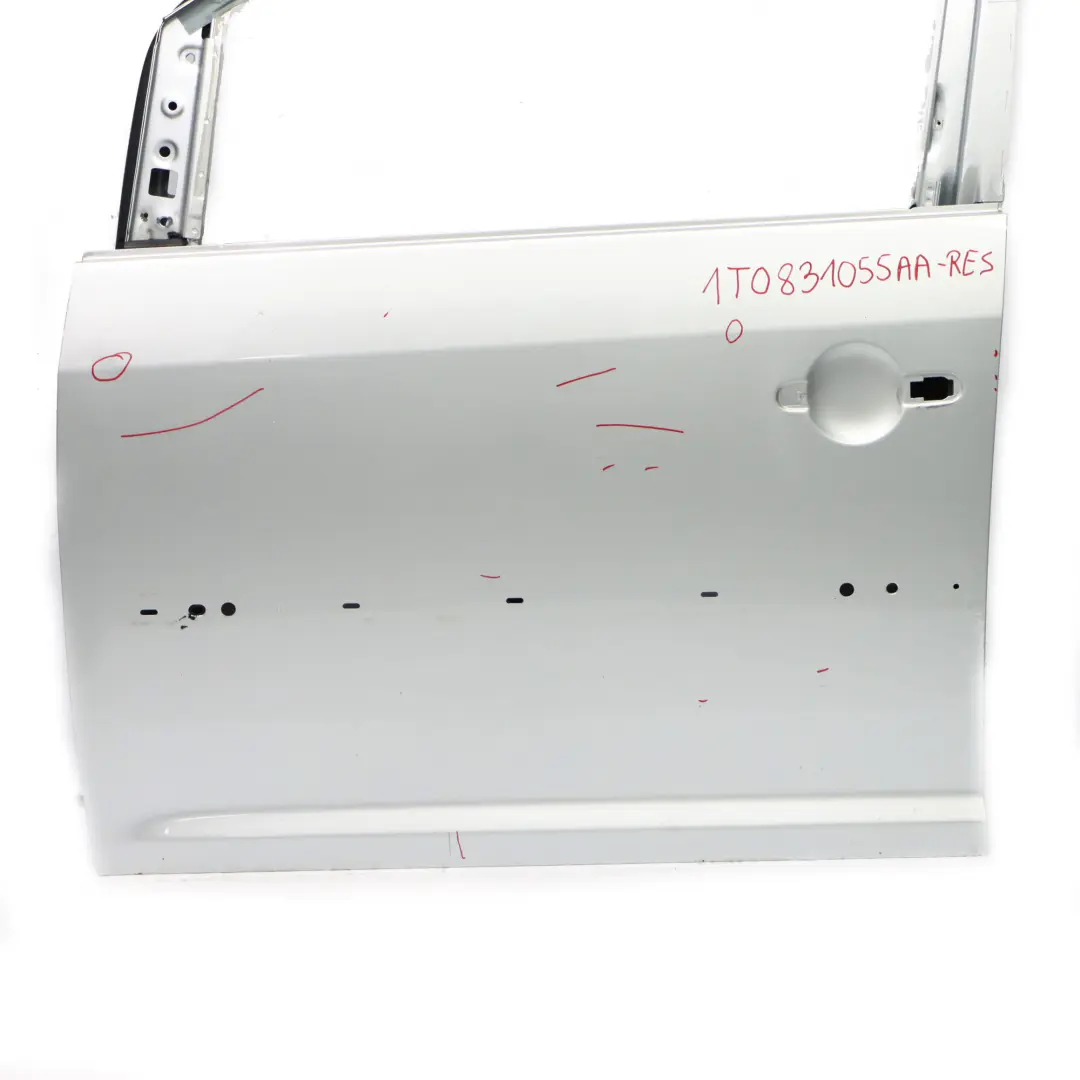 Puerta Delantera Izquierda Reflex Silver Metallic - LA7W para Volkswagen VW Touran 1T con número de pieza 1T0831055AA Volkswagen VW Touran 1T Puerta Delantera Izquierda Reflex Silver Metallic - LA7W - SKU 1T0831055AA-RES - Número de pieza 1T0831055AA