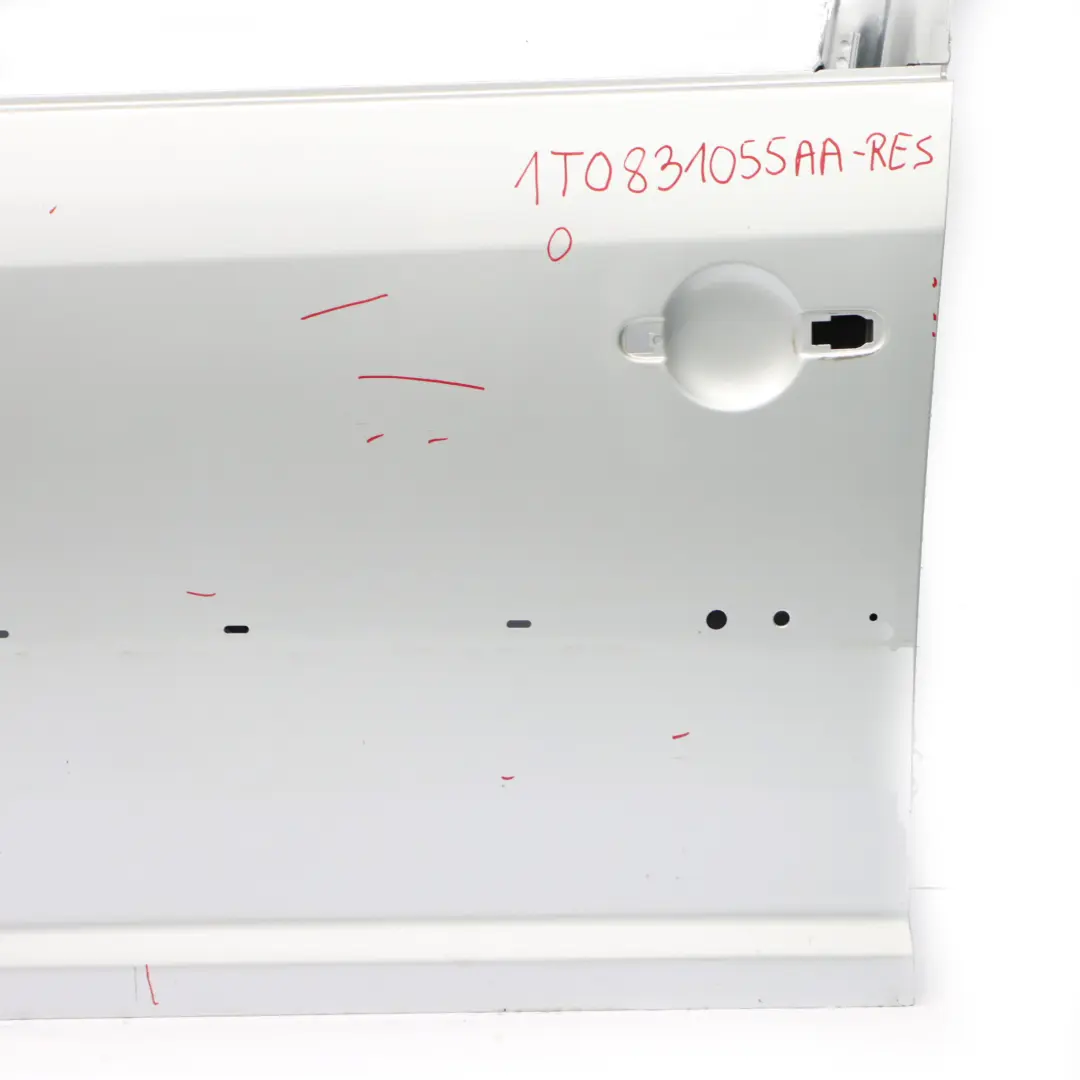 Door Front Left N/S Side Door Reflex Silver - LA7W to Volkswagen VW Touran 1T with Part number 1T0831055AA Volkswagen VW Touran 1T Door Front Left N/S Side Door Reflex Silver - LA7W - SKU 1T0831055AA-RES - Part number 1T0831055AA