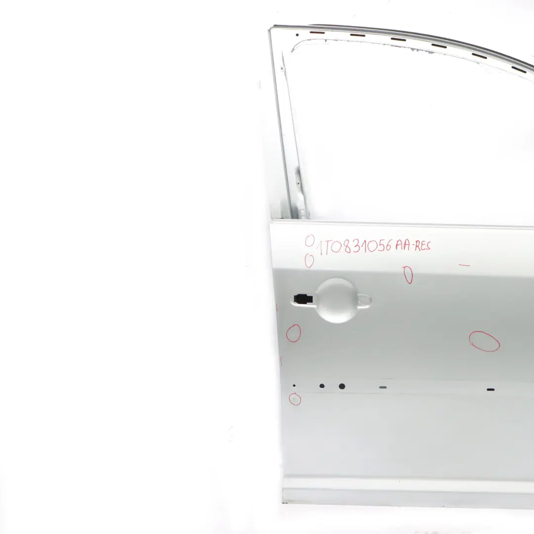 Porta anteriore destra laterale Reflex Silver - LA7W per Volkswagen VW Touran 1T con numero di parte 1T0831056AA Volkswagen VW Touran 1T Porta anteriore destra laterale Reflex Silver - LA7W - SKU 1T0831056AA-RES - Numero di parte 1T0831056AA