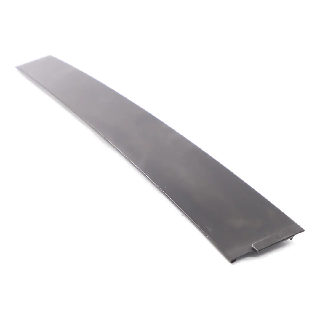 Acabado Ventana Pilar Cubierta Puerta Delantera Derecha para VW Touran 1T con número de pieza 1T0837890 VW Touran 1T Acabado Ventana Pilar Cubierta Puerta Delantera Derecha - SKU 1T0837890 - Número de pieza 1T0837890