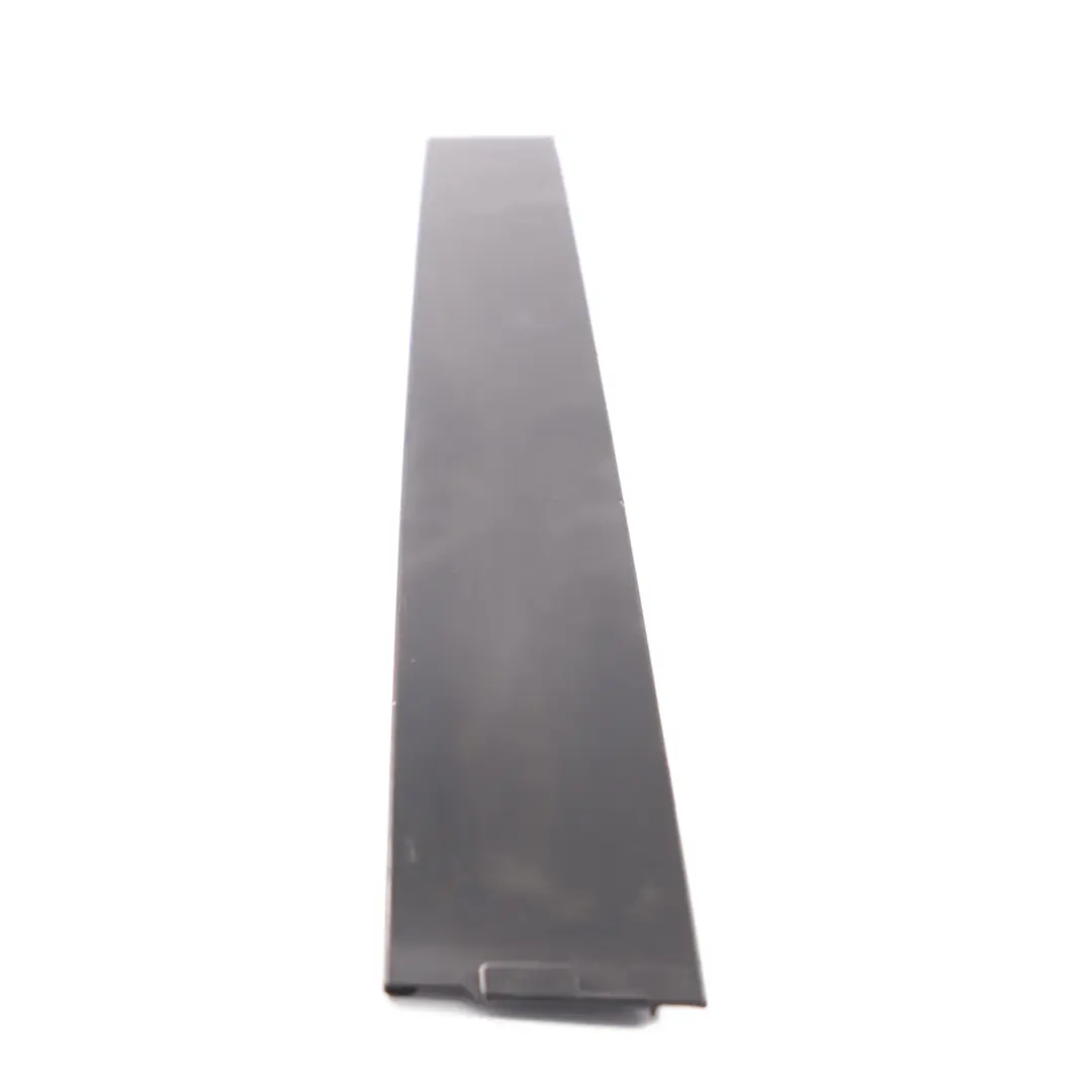 VW Touran 1T Finition Cache de garniture montant vitre avant droite - SKU 1T0837890 - Numéro de pièce 1T0837890