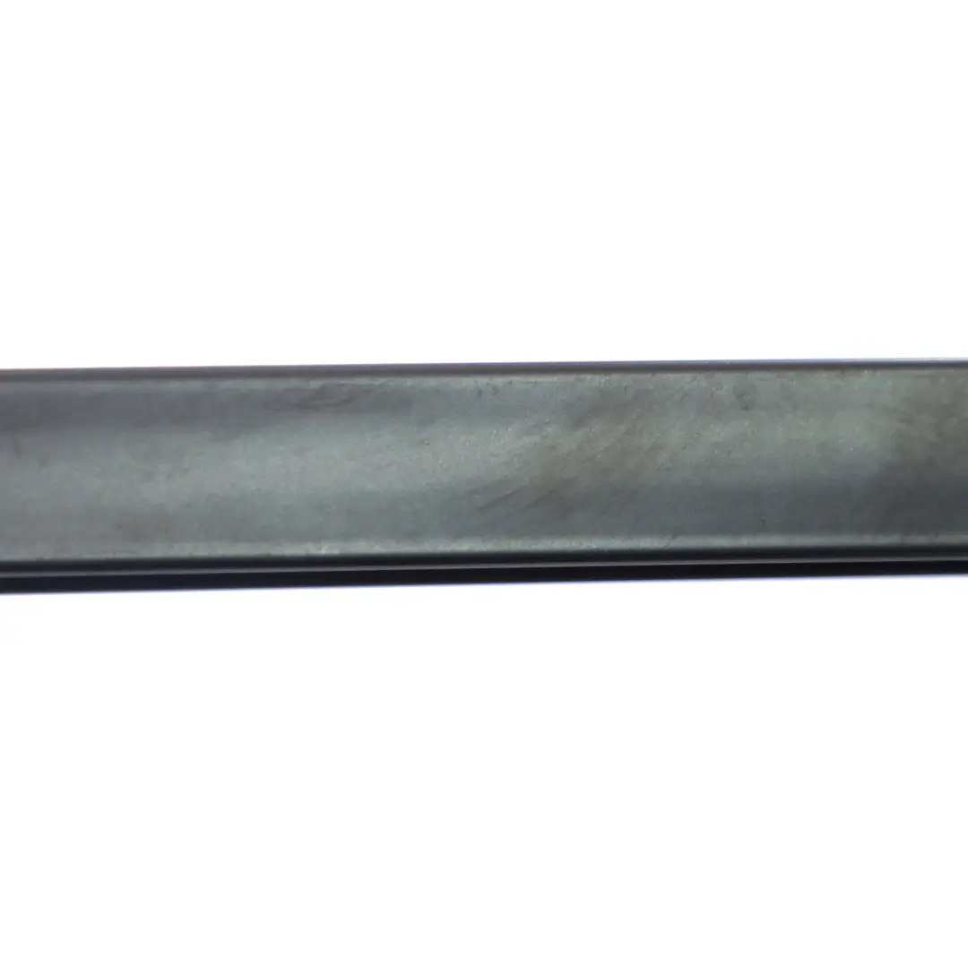 Cache de fenêtre Porte arrière droite Finisseur Guide Noir pour Volkswagen VW Touran à propos du numéro de pièce 1T0839408E Volkswagen VW Touran Cache de fenêtre Porte arrière droite Finisseur Guide Noir - SKU 1T0839408E - Numéro de pièce 1T0839408E