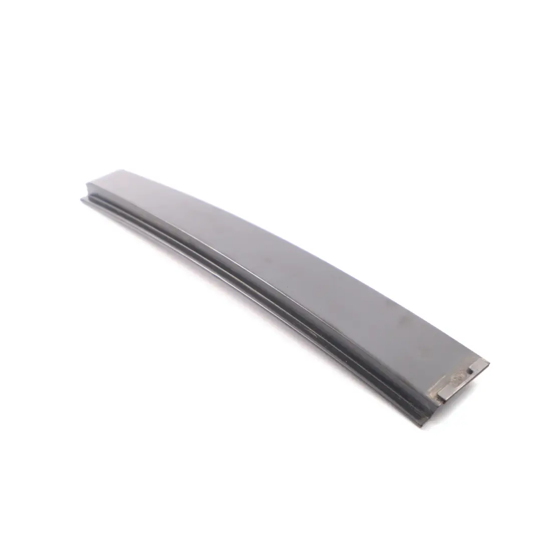 Finitura Colonna Finestra Coperchio Porta Posteriore Sinistra per VW Touran 1T con numero di parte 1T0839889 VW Touran 1T Finitura Colonna Finestra Coperchio Porta Posteriore Sinistra - SKU 1T0839889 - Numero di parte 1T0839889