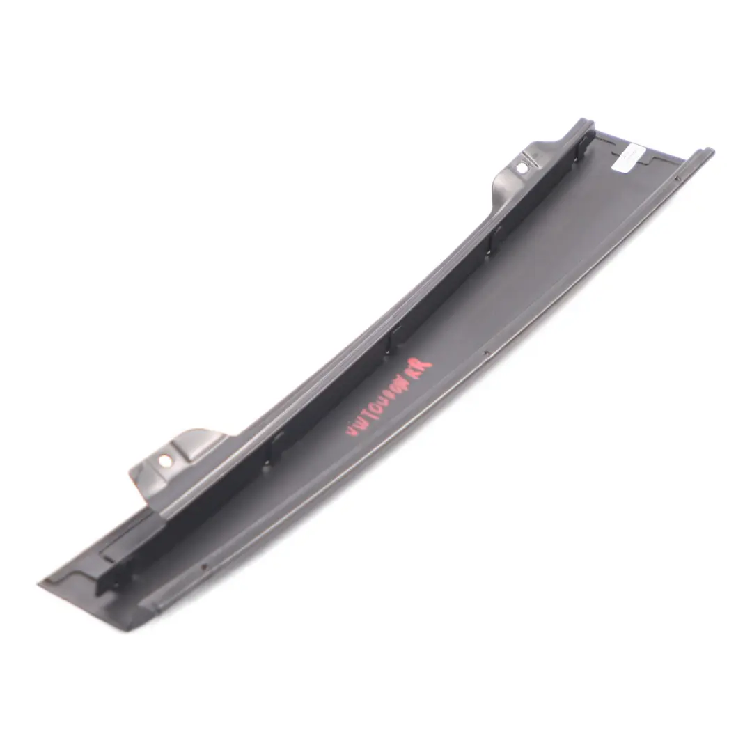 Acabado Ventana Pilar Cubierta Puerta Trasera Derecha para VW Touran 1T con número de pieza 1T0839890 VW Touran 1T Acabado Ventana Pilar Cubierta Puerta Trasera Derecha - SKU 1T0839890 - Número de pieza 1T0839890