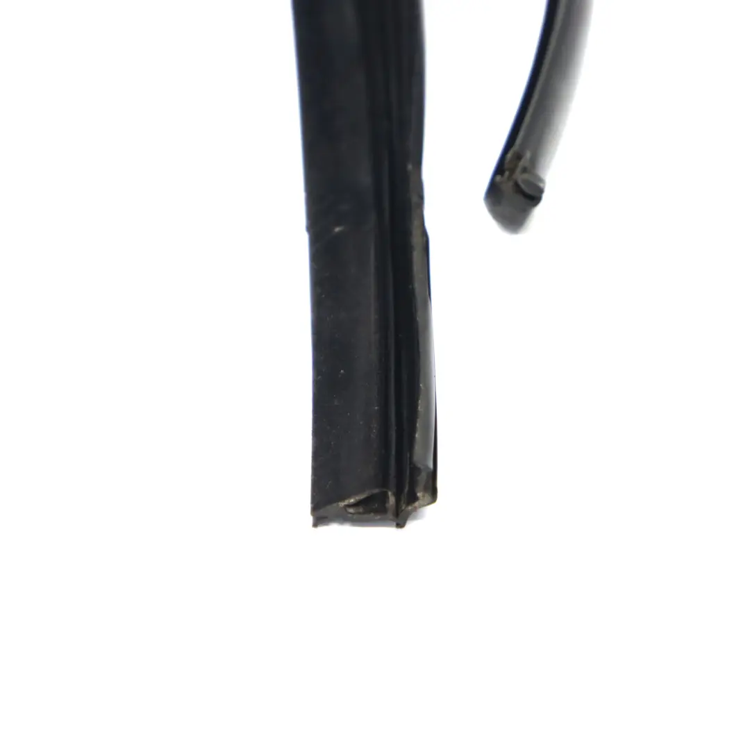 VW Touran Uszczelka Drzwi Tylnych Prawej Szyby - SKU 1T0845212 - Numer Części 1T0845212