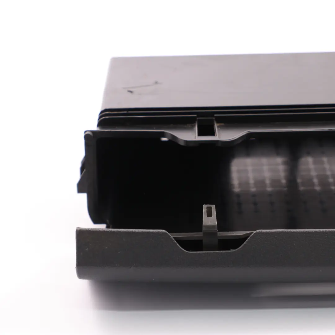 Boîte rangement siège Compartiment avant gauche pour VW Volkswagen Touran à propos du numéro de pièce 1T0881580C VW Volkswagen Touran Boîte rangement siège Compartiment avant gauche - SKU 1T0881580C - Numéro de pièce 1T0881580C