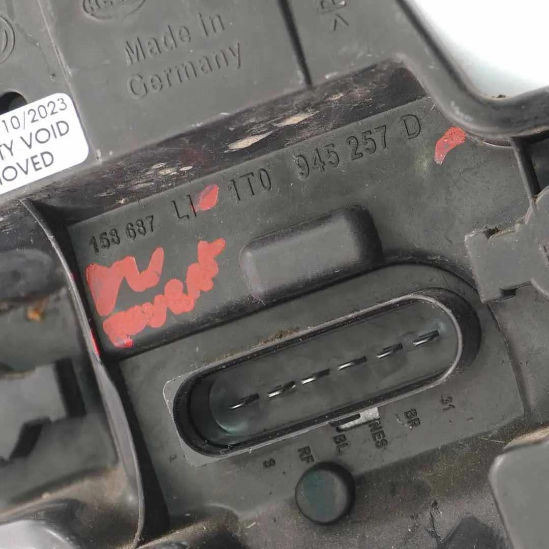 VW Touran 1T Wkład Oprawa Lampy Lewy Tył - SKU 1T0945257D - Numer Części 1T0945257D