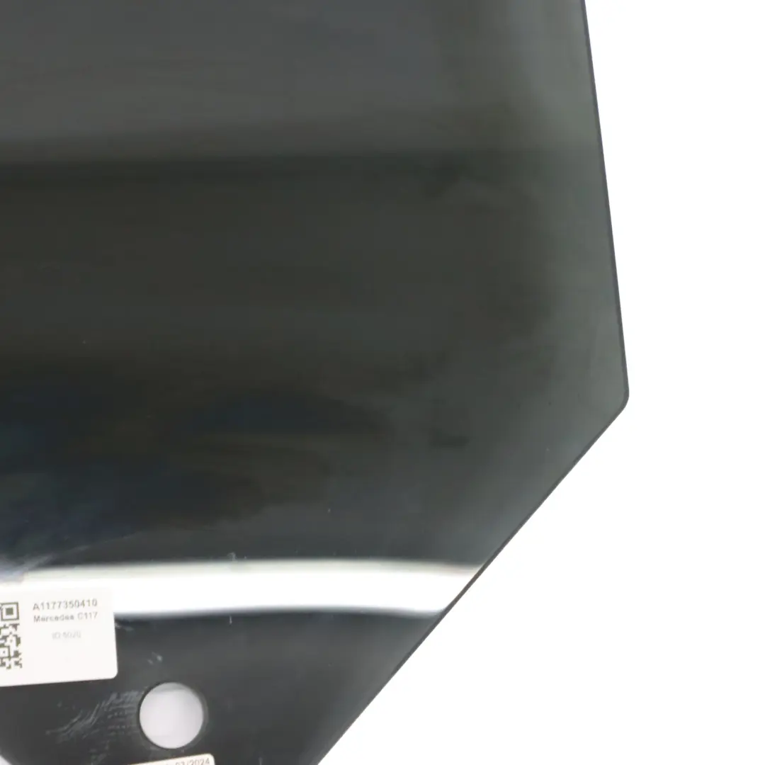 Cristal Puerta Trasera Derecha Negro Tintado para Mercedes CLA C117 con número de pieza A1177350410 Mercedes CLA C117 Cristal Puerta Trasera Derecha Negro Tintado - SKU A1177350410 - Número de pieza A1177350410