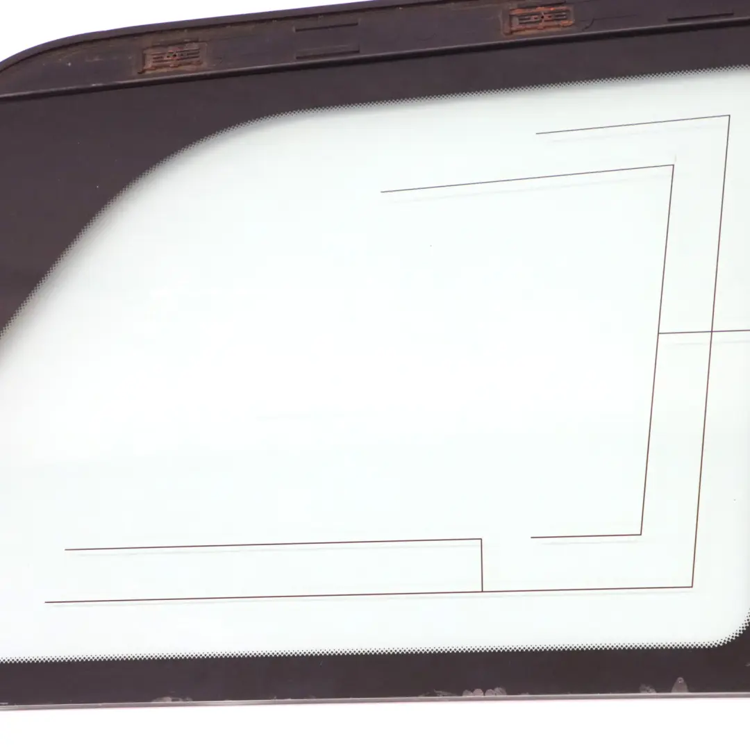 Vetro del finestrino posteriore destro Lato quarto Verde AS2 per Mercedes GL X164 con numero di parte A1646702850 Mercedes GL X164 Vetro del finestrino posteriore destro Lato quarto Verde AS2 - SKU A1646702850 - Numero di parte A1646702850