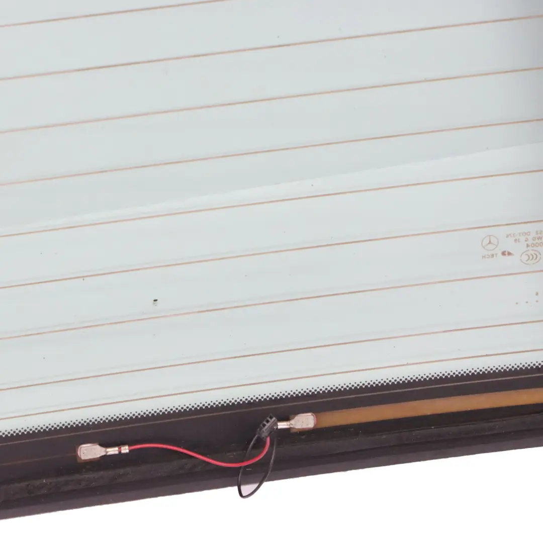 Szyba Tył Tylna Klapy Bagażnika AS2 do Mercedes GL X164 o numerze A1647400357 Mercedes GL X164 Szyba Tył Tylna Klapy Bagażnika AS2 - SKU A1647400357 - Numer Części A1647400357