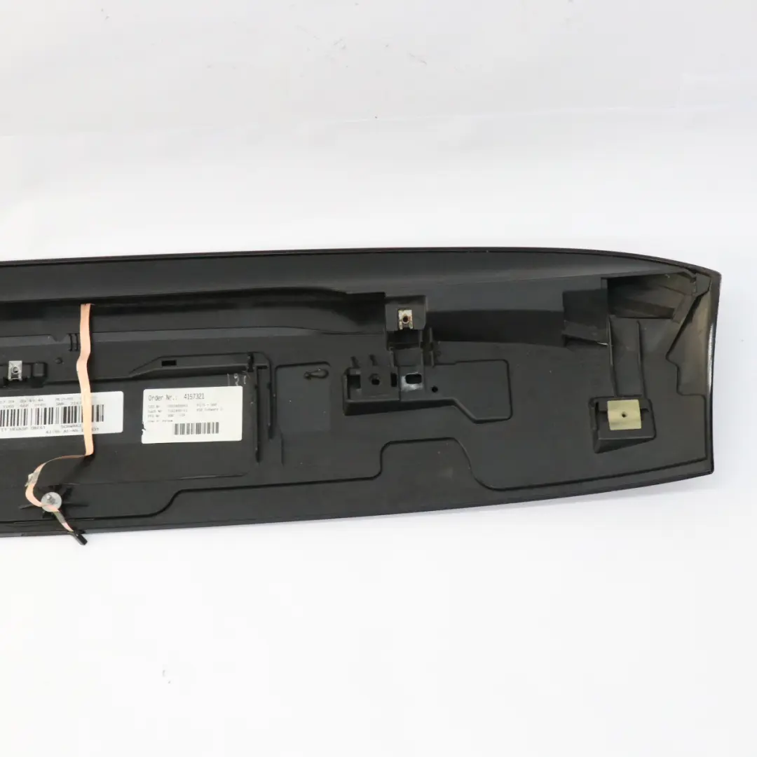 Embellecedor panel spoiler trasero tapa del maletero Negro 2 Negro - 668 para BMW E91 con número de pieza 0033470 BMW E91 Embellecedor panel spoiler trasero tapa del maletero Negro 2 Negro - 668 - SKU 0033470-SCH1 - Número de pieza 0033470