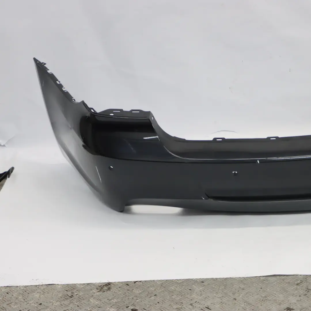 Zderzak Tylny M-Pakiet PDC Carbonschwarz Czarny Metalik - 416 do BMW E90 o numerze 0033541 BMW E90 Zderzak Tylny M-Pakiet PDC Carbonschwarz Czarny Metalik - 416 - SKU 0033541-CAR - Numer Części 0033541