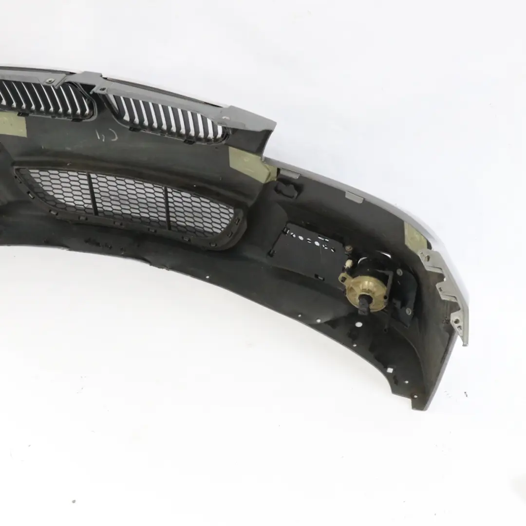 Zderzak Przedni M-Pakiet Spacegrau Szary Metalik - A52 do BMW E90 E91 LCI o numerze 0037061 BMW E90 E91 LCI Zderzak Przedni M-Pakiet Spacegrau Szary Metalik - A52 - SKU 0037061-SCG1 - Numer Części 0037061