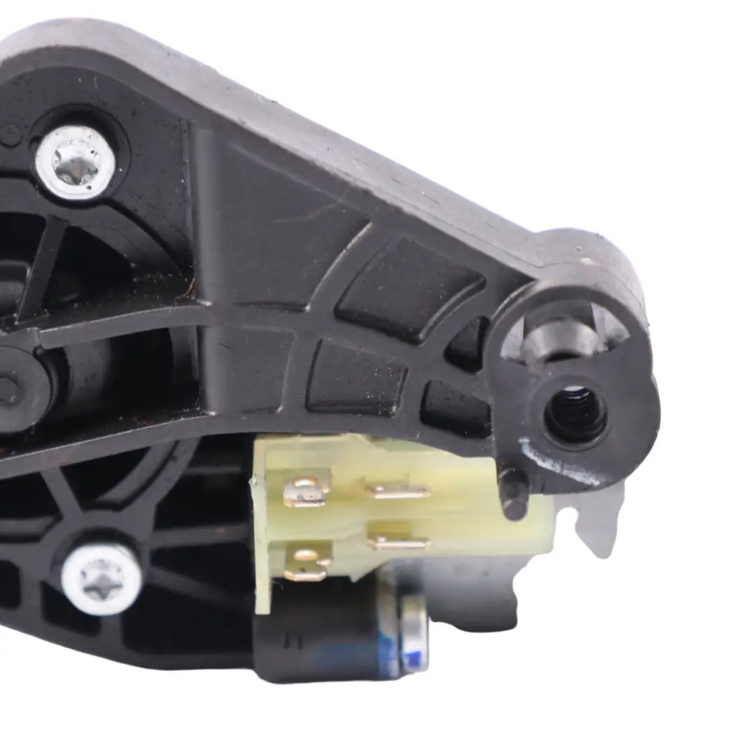 Moteur de réglage du siège avant droit pour Mercedes W204 C219 à propos du numéro de pièce 0390203206 Mercedes W204 C219 Moteur de réglage du siège avant droit - SKU 0390203206-2 - Numéro de pièce 0390203206