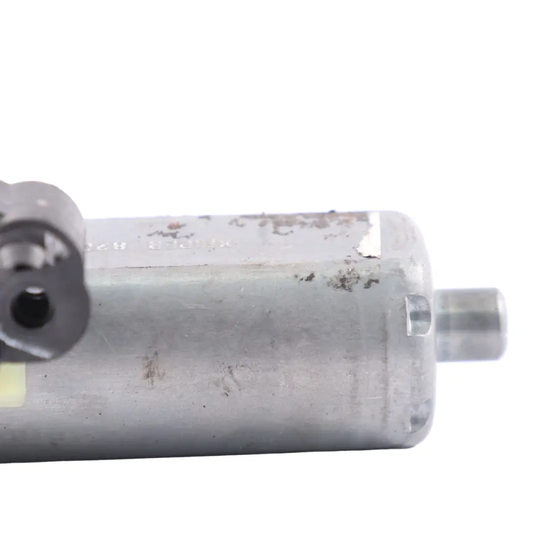 Moteur de réglage du siège avant droit pour Mercedes W204 C219 à propos du numéro de pièce 0390203206 Mercedes W204 C219 Moteur de réglage du siège avant droit - SKU 0390203206-2 - Numéro de pièce 0390203206