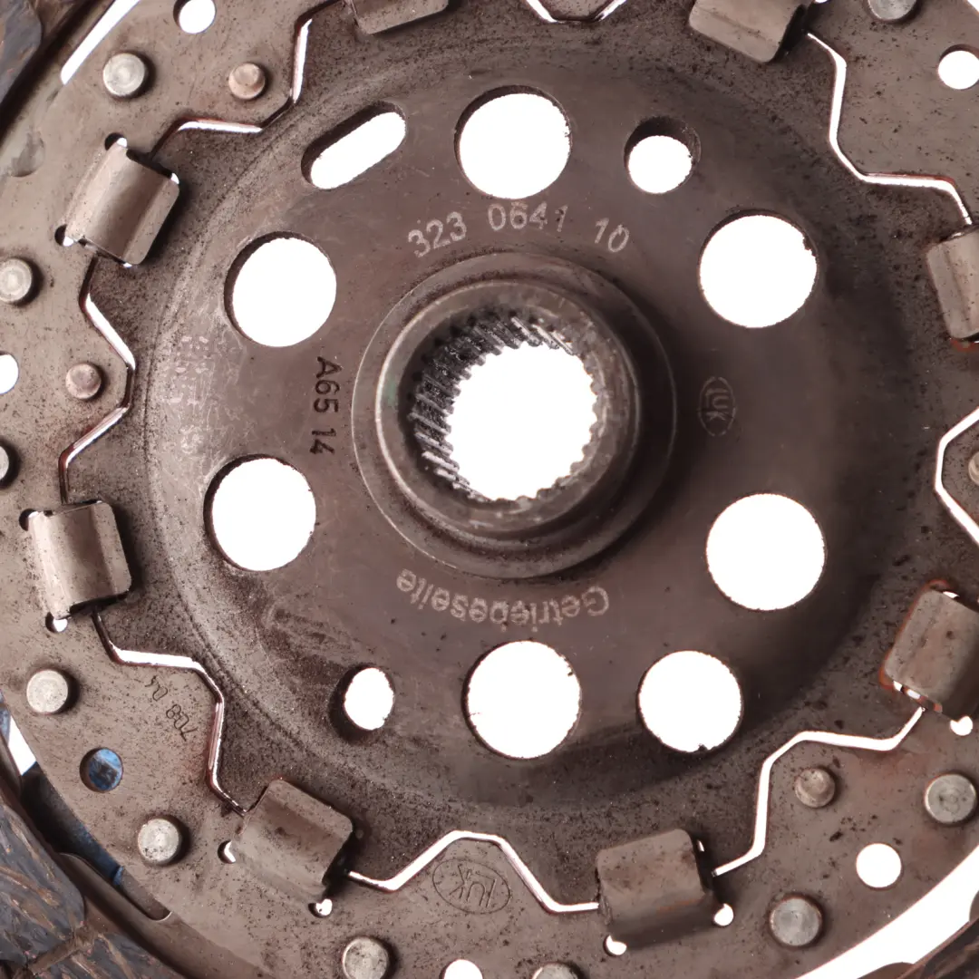 Mass Flywheel Clutch Kit to Volkswagen Transporter T5 2.0 TDI Dual Twin with Part number 03L105266AH Volkswagen Transporter T5 2.0 TDI Dual Twin Mass Flywheel Clutch Kit - SKU 03L105266AH - Part number 03L105266AH