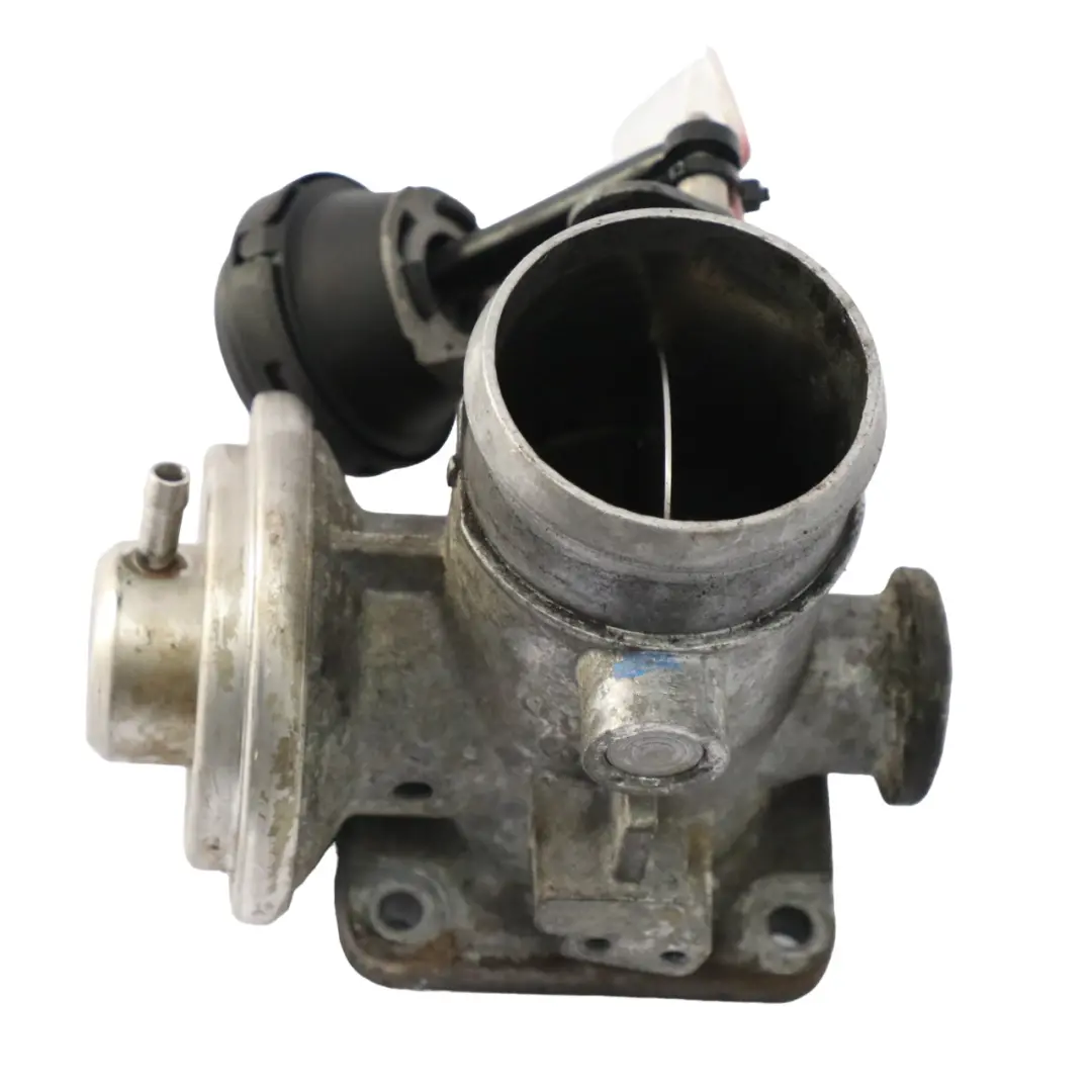 Valve Volkswagen LT35 2.5 TDI Diesel Exhaust Gas Valve to EGR with Part number 074129463A EGR Valve Volkswagen LT35 2.5 TDI Diesel Exhaust Gas Valve - SKU 074129463A - Part number 074129463A