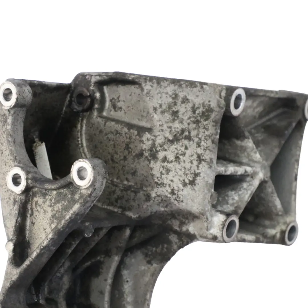 Volkswagen Transporter LT 35 2.5 TDI Staffa Alternatore - SKU 074145169F - Numero di parte 074145169F