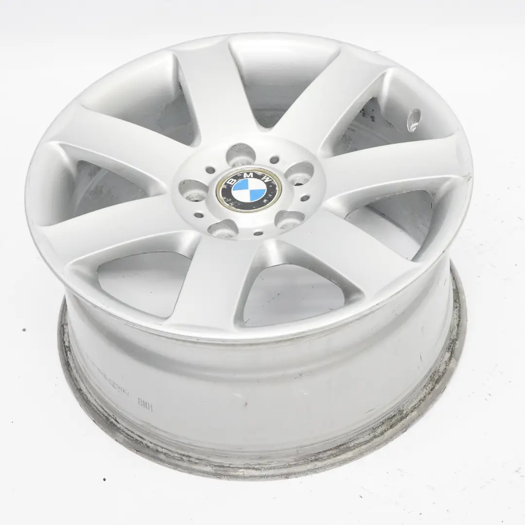 Cerchio in lega argento 17" Raggi a stella 44 8J ET:47 per BMW E36 E46 con numero di parte 1094506 BMW E36 E46 Cerchio in lega argento 17" Raggi a stella 44 8J ET:47 - SKU 1094506-1 - Numero di parte 1094506