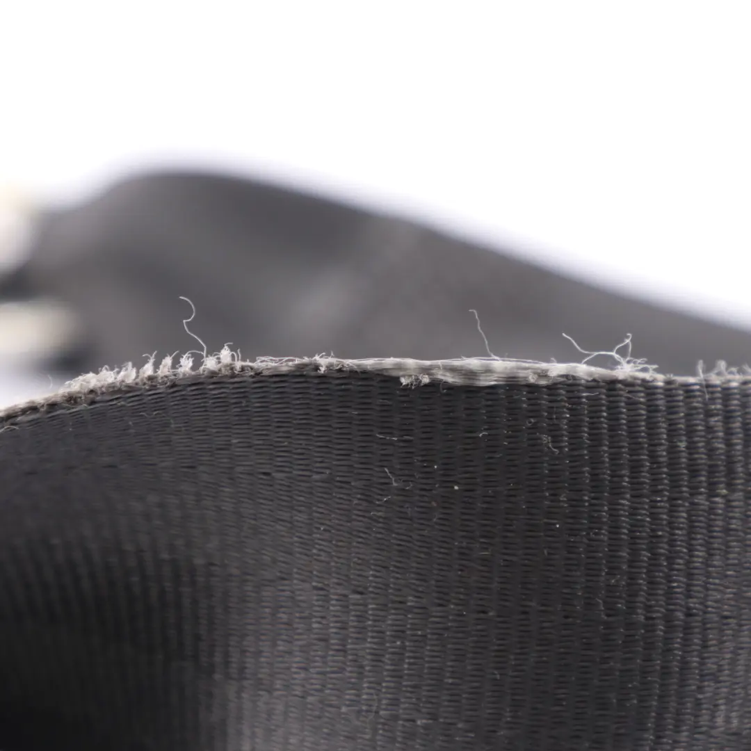 Pas Bezpieczeństwa Prawy Tył Czarny 193857737A do Volkswagen Passat B6 o numerze 193857737a-1 Volkswagen Passat B6 Pas Bezpieczeństwa Prawy Tył Czarny 193857737A - SKU 193857737A-1 - Numer Części 193857737a-1