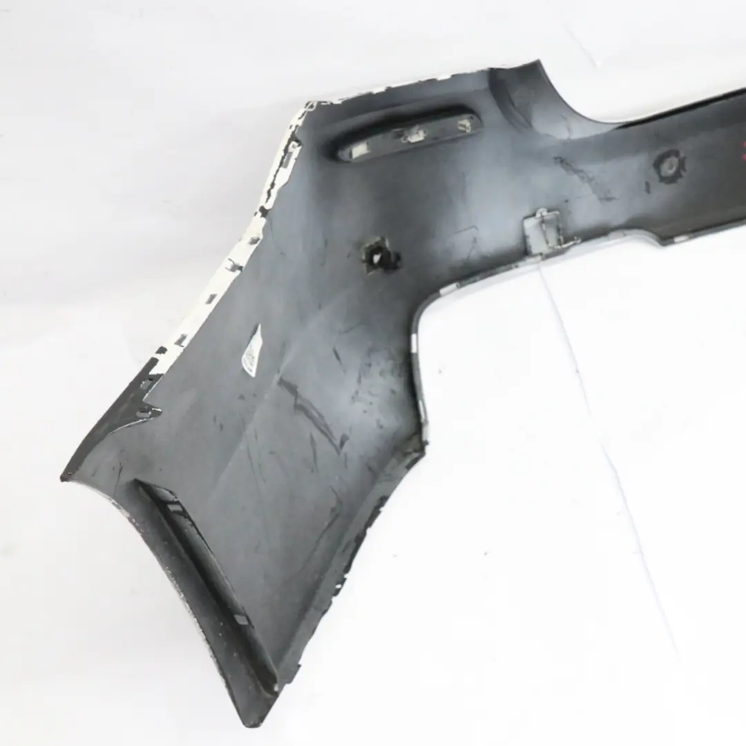 Zderzak Tylny M-Pakiet PDC Alpinweiss Alpine White - 300 do BMW F10 o numerze 2223018 BMW F10 Zderzak Tylny M-Pakiet PDC Alpinweiss Alpine White - 300 - SKU 2223018-AW - Numer Części 2223018