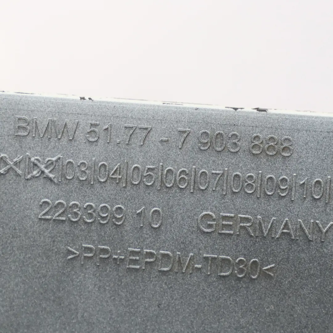 M-Pakiet M5 Próg Listwa Progowa Nakładka Alpinweiss 3 - 300 do BMW F10 o numerze 2298068 BMW F10 M-Pakiet M5 Próg Listwa Progowa Nakładka Alpinweiss 3 - 300 - SKU 2298068-AW - Numer Części 2298068