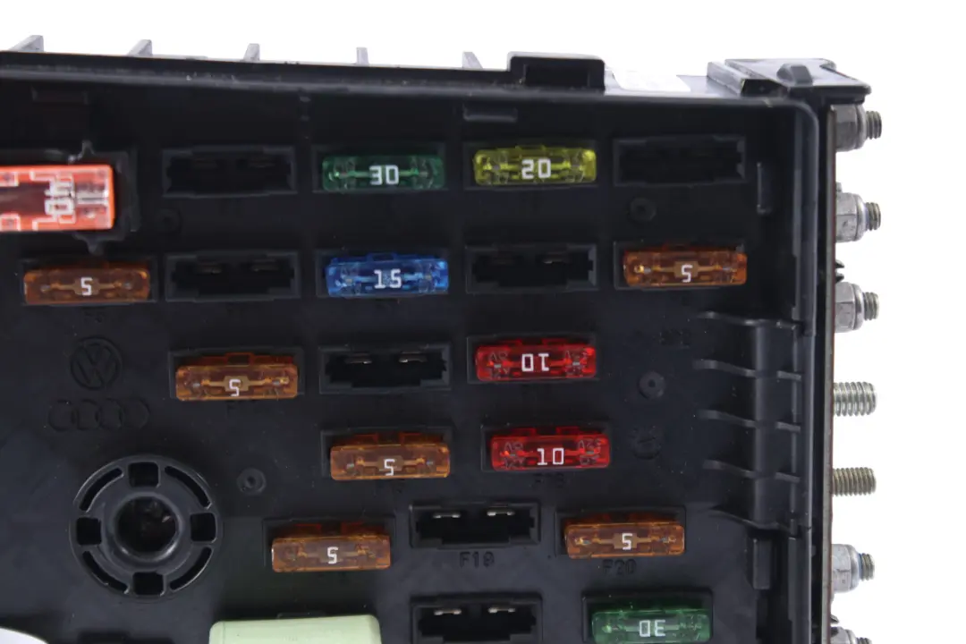 Fuse Box Relay Electrical Module Unit to Volkswagen VW Passat B6 with Part number 3C0937125 Volkswagen VW Passat B6 Fuse Box Relay Electrical Module Unit - SKU 3c0937125 - Part number 3C0937125